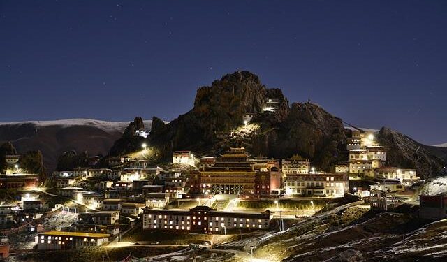 X+Living Crafts a Temple of Shadows and Stories for the Zhongshuge Bookstore in Tianjin – hypebeast.com