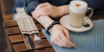 An afternoon at the iconic Martyrs’ Café in Baghdad – The World from PRX