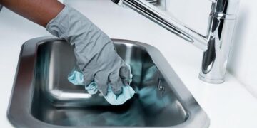 10 years since MAID in Quebec, woman who fought to expand it hopes Canada catches up – CBC