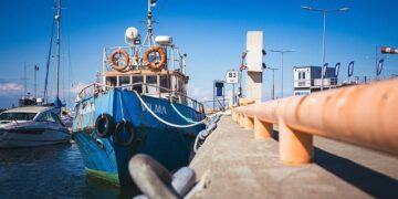 Life’s not a beach for visitors parked at Marina – Times of India