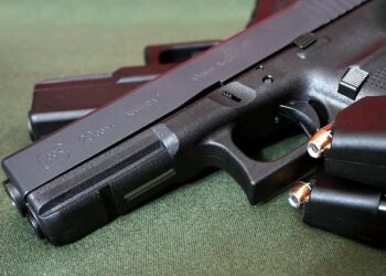 Why did leaving 10mm of grass on the pitch cause Ashes chaos in Melbourne? – The Athletic – The New York Times