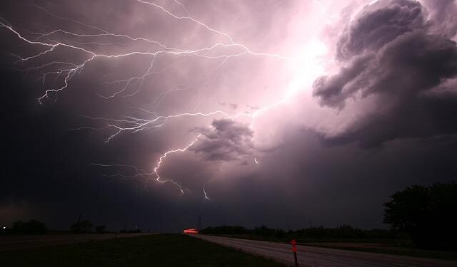 Top Shots: Bolts Defeat the Chiefs in Season Opener in São Paulo – Chargers.com