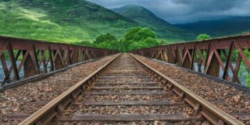 Logistics giant: the R$6,6 billion, 575 km EF-118 railway will connect Rio de Janeiro to Espírito Santo, link ports like Açu to the country’s major rail networks, and is scheduled for auction in June 2026. – CPG Click Petróleo e Gás