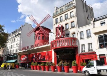 Nigeria’s cabaret takes Lagos by storm – DW