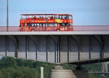 From sightseeing to shopping: China sees holiday inbound tourism boom – People’s Daily Online