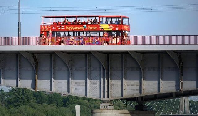 From sightseeing to shopping: China sees holiday inbound tourism boom – People’s Daily Online