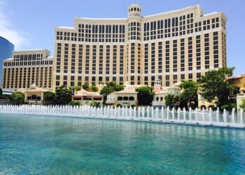 Las Vegas Struggles with Twenty Percent Fewer Canadian Visitors in 2026 as Airline Reductions and Rising Costs Affect Travel from Toronto, Montreal, and Vancouver – Here’s What to Know About the New Challenges Facing U.S. Travel – Travel And Tour World