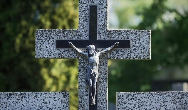 Renfrew Christie Dies at 76; Sabotaged Racist Regime’s Nuclear Program – The New York Times