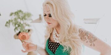 Kiki Mazzucchelli Opens Gallery – Newcity Brazil