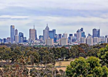 Fans fume at Australian Open organisers as record crowds arrive at Melbourne Park on day one – Daily Mail