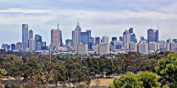 Fans fume at Australian Open organisers as record crowds arrive at Melbourne Park on day one – Daily Mail