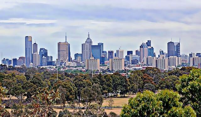 Fans fume at Australian Open organisers as record crowds arrive at Melbourne Park on day one – Daily Mail
