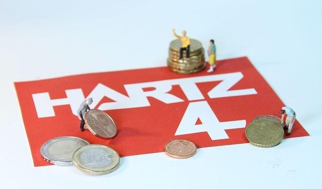 Colombia hikes 2026 minimum wage up nearly 23% – Reuters