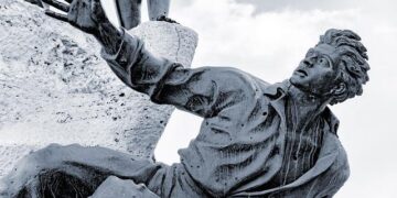 China Focus: Remains of 30 Chinese martyrs from Korean War buried in homeland – Xinhua