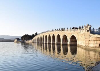 Kunming Lake’s sled train – People’s Daily Online