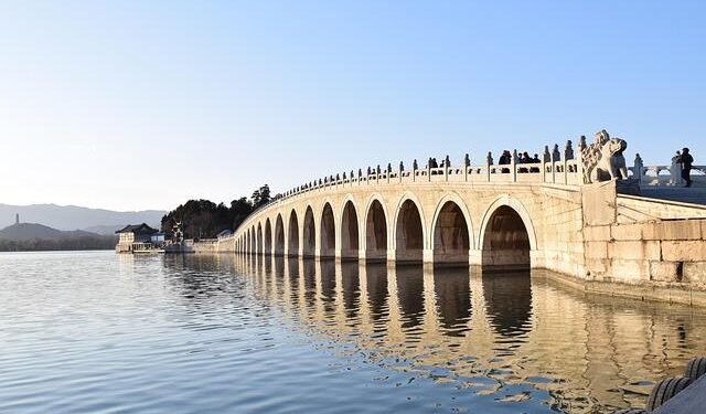 Kunming Lake’s sled train – People’s Daily Online
