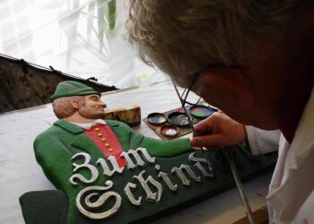 Did a Restorer Paint Italian Prime Minister Giorgia Meloni Into a Church Fresco? – Artnet News