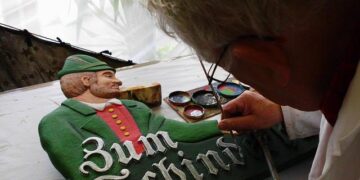 Did a Restorer Paint Italian Prime Minister Giorgia Meloni Into a Church Fresco? – Artnet News