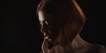 Woman Charged With Assaulting 3 Muslims in Brooklyn, Including Girl, 12 – The New York Times