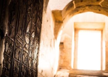 Ancient Egyptian pleasure boat found off Alexandria proves ancient historian right – Egypt Independent