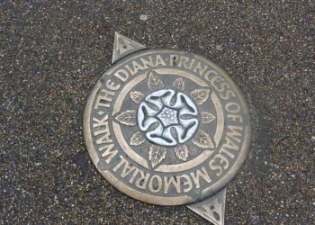 Diana Loginova: Teenager jailed for playing anti-Kremlin song on the streets of St Petersburg – The Independent