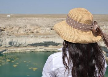 Massive sinkhole swallows part of a Bangkok road, forcing evacuations in Thailand’s capital – CBS News