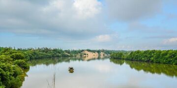 Peng Liyuan, spouses of foreign leaders attending SCO summit tour Tianjin – English.gov.cn