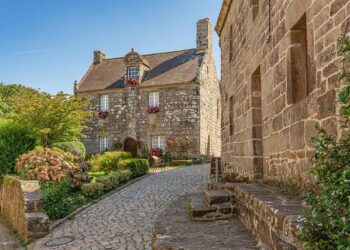 Dafen Village: China’s oil painting powerhouse transforms into global art stage_Photos-Shenzhen Government Online – sz.gov.cn