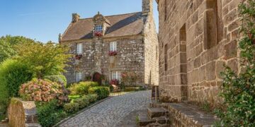 Dafen Village: China’s oil painting powerhouse transforms into global art stage_Photos-Shenzhen Government Online – sz.gov.cn