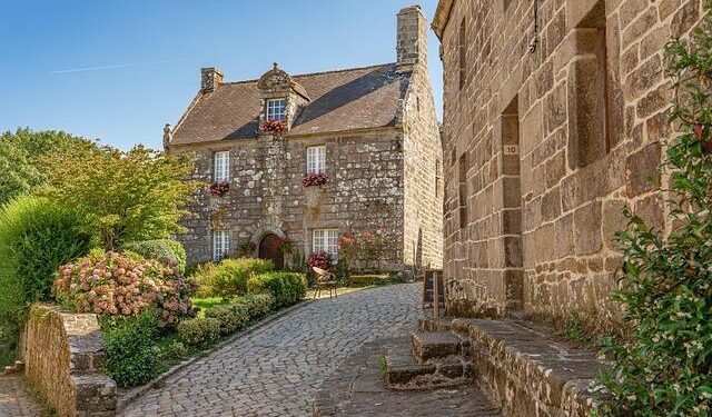 Dafen Village: China’s oil painting powerhouse transforms into global art stage_Photos-Shenzhen Government Online – sz.gov.cn