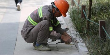 Patterns of spatial concentration and drivers of China’s migrant population: evidence from the Greater Bay Area hinterland – Nature