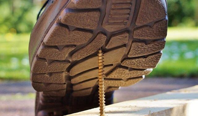 Valenciana injury continues to delay Cian Uijtdebroeks who could miss Paris–Nice in run-up for the Tour de France! – CyclingUpToDate.com