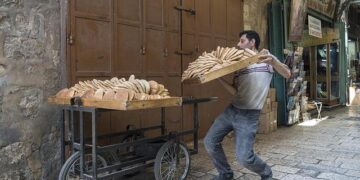 Muslim Quarter, a popular snack street in Xi’an – news.cgtn.com