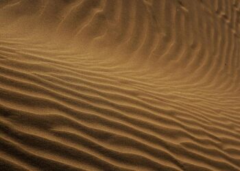 Explosions set Iran oil tanker ablaze near Saudi port city of Jeddah – France 24