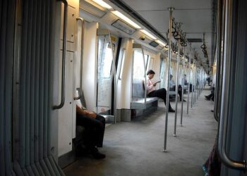 Delhi Metro Enthusiast Felicitated For Riding First Train On All New Corridors – NDTV