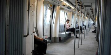 Delhi Metro Enthusiast Felicitated For Riding First Train On All New Corridors – NDTV