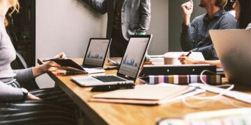 I left my job in tech and moved to Spain. Being alone in a foreign country is hard, but it’s changed me for the better. – Business Insider