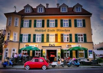 9 Essential Trattorias in Rome for Cacio e Pepe, Carbonara, and More – Food & Wine