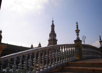 This Laura Gonzalez-Designed Paris Apartment Is the Definition of French Taste – ELLE Decor