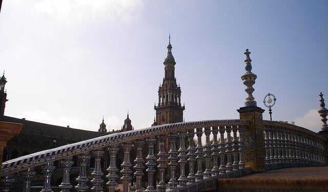 This Laura Gonzalez-Designed Paris Apartment Is the Definition of French Taste – ELLE Decor