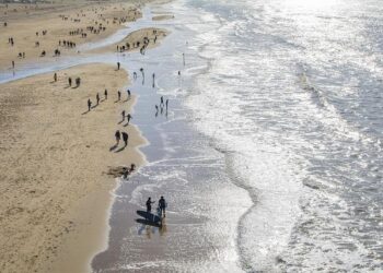 Netherlands: Filipino & Indonesian cleaners at luxury Amsterdam gym, Saints & Stars, allegedly forced to work 17 hour days and share beds with strangers; incl. co. comment – Business and Human Rights Centre