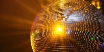 Disco, Djinns and 5-Star Service in Afghanistan – The New York Times