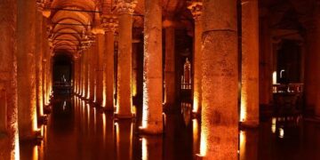 Rush at Basilica Cistern as entry fee drops to 1 lira for Turkish citizens – Hürriyet Daily News