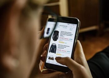 Stop Being Invisible: Get Your Mobile Shop on the AI Map with Mobile Ki Dukaan – The Hans India