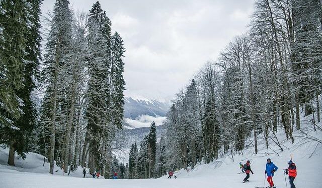 People enjoy themselves at indoor ski resort in Changsha – English.gov.cn