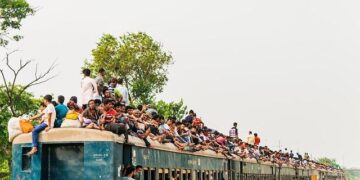 Dhaka Metro: The First Metro Train Just Opened in Bangladesh – The World Economic Forum
