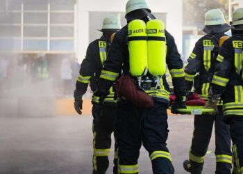 Firefighters battle blazing wall in drill in Kunming, China – Xinhua