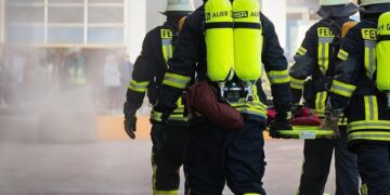 Firefighters battle blazing wall in drill in Kunming, China – Xinhua