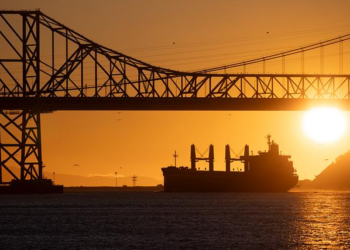 US strikes Iranian oil tankers while awaiting Tehran response on peace plan – politico.eu