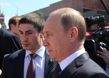 Video. Watch: Putin oversees Russia Victory Day military parade in Moscow – Euronews